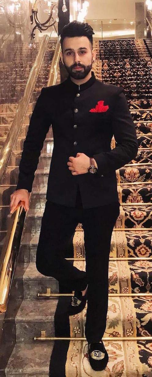 Stylish jodhpuri suit for men this season Stylish jodhpuri suit for men this season