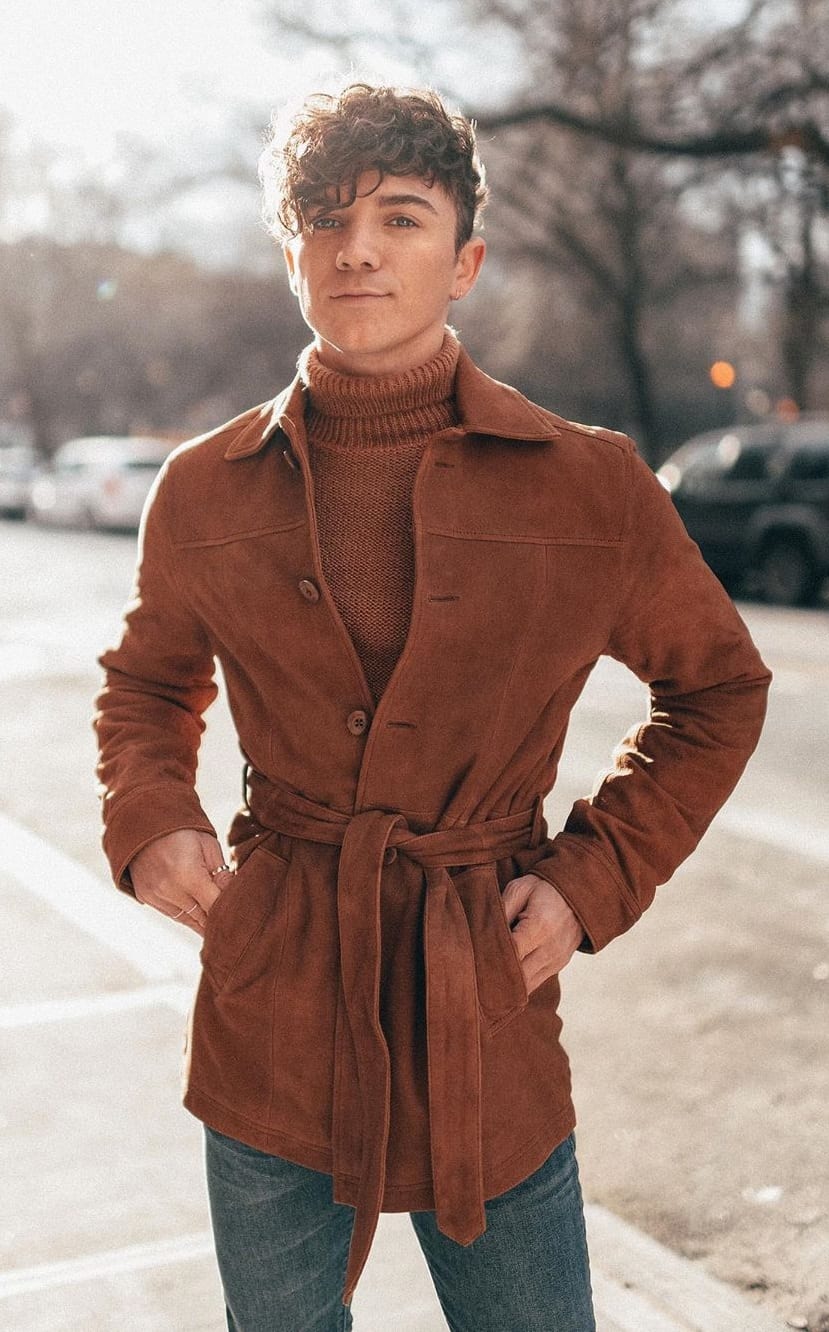 Brown -Colors that look stunning on light skin tone Brown -Colors that look stunning on light skin tone
