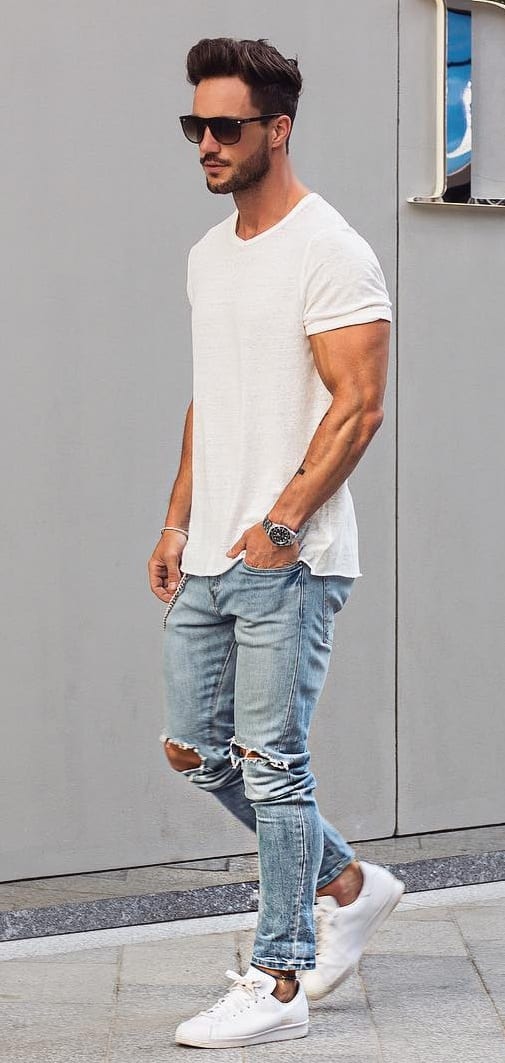 Crew Neck T-shirt + Denim + Shoes-Minimalist Wardrobe Crew Neck T-shirt + Denim + Shoes-Minimalist Wardrobe