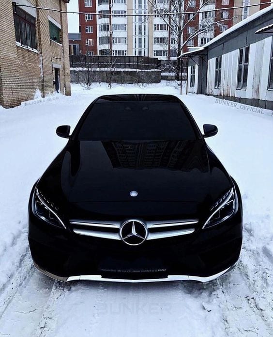 BLACK MERCEDES IN SNOW BLACK MERCEDES IN SNOW
