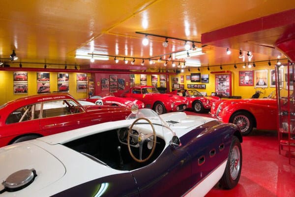 DREAM GARAGE FOR FERRARI VINTAGE CARS DREAM GARAGE FOR FERRARI VINTAGE CARS