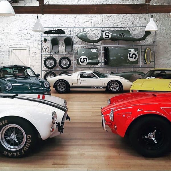 DREAM GARAGE FOR VINTAGE CARS DREAM GARAGE FOR VINTAGE CARS