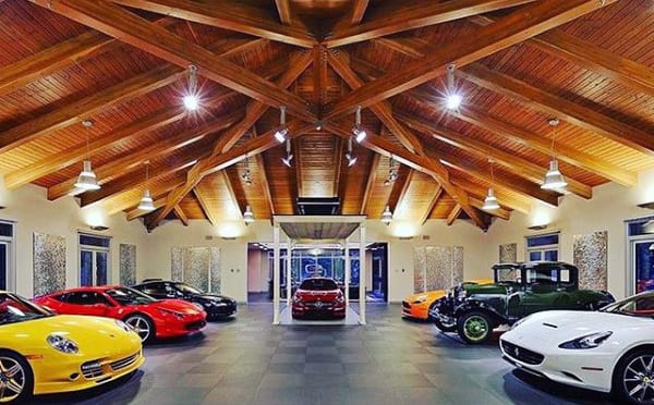 DREAM GARAGE WITH WOODEN FLOORING DREAM GARAGE WITH WOODEN FLOORING