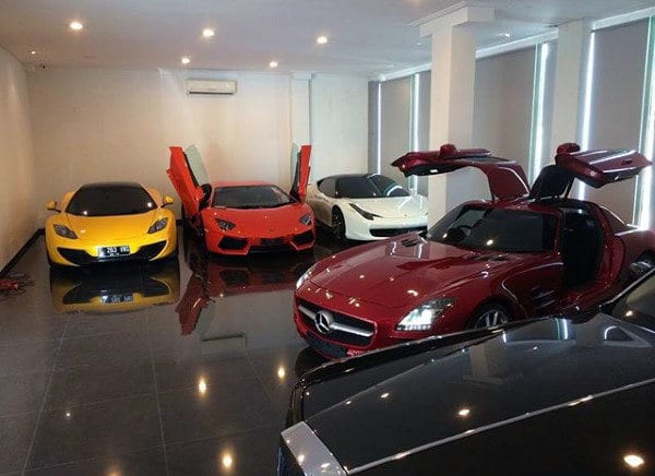 GARAGE FOR LUXURY CAR GARAGE FOR LUXURY CAR