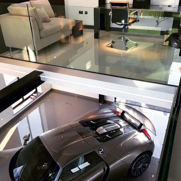 GARAGE IN THE OFFICE GARAGE IN THE OFFICE