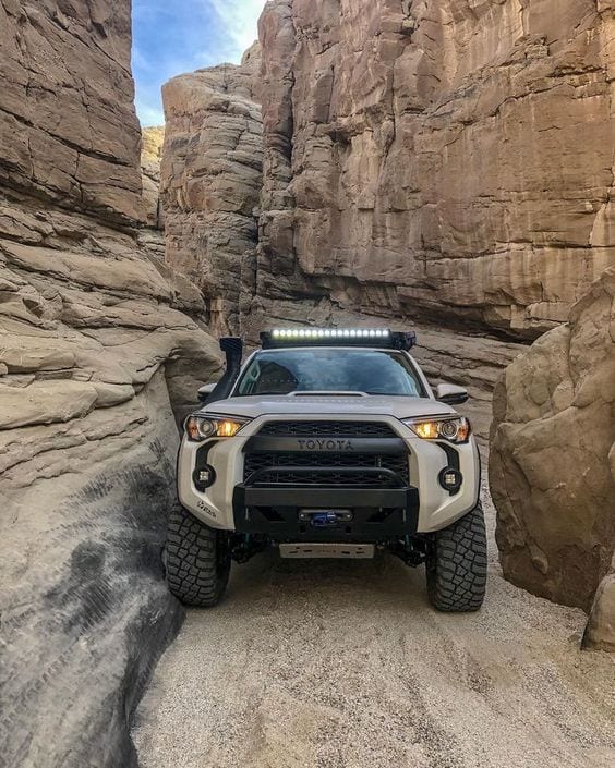 GREY TOYOTA SUV GREY TOYOTA SUV
