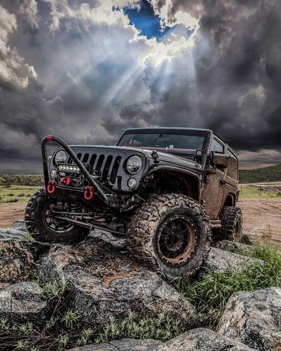 JEEP BLACK OFF ROAD ON THE ROCKS JEEP BLACK OFF ROAD ON THE ROCKS