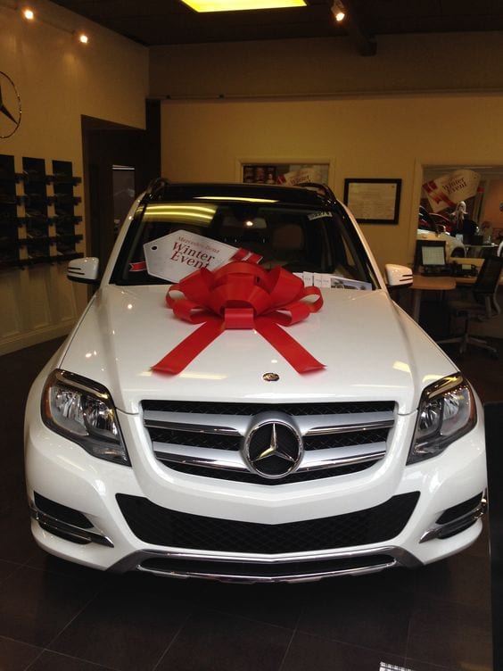 Mercedes Benz GLK with red bow Mercedes Benz GLK with red bow