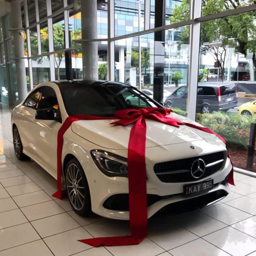 Mercedes Car With Bow Mercedes Car With Bow