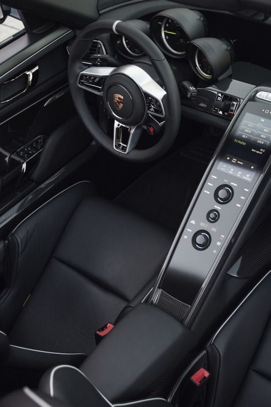 Porsche 918 spyder INTERIOR Porsche 918 spyder INTERIOR