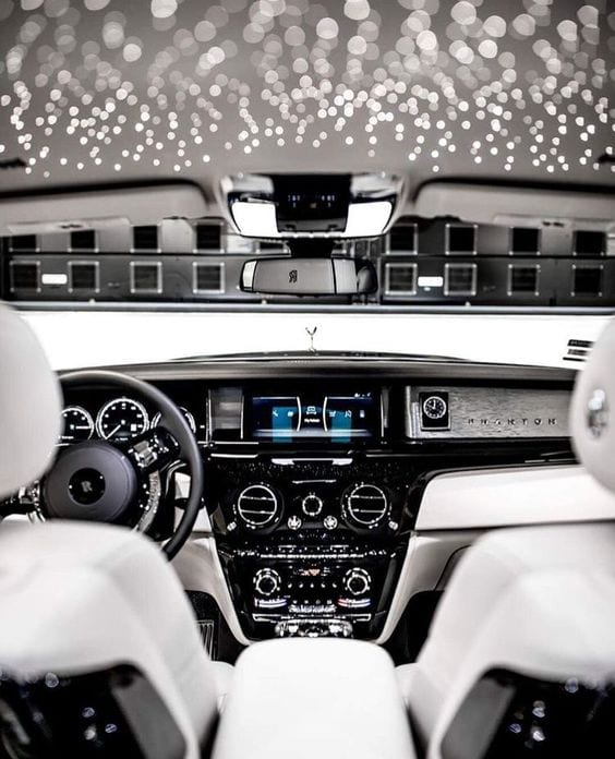 ROLLS ROYCE LUXURY WHITE INTERIOR ROLLS ROYCE LUXURY WHITE INTERIOR