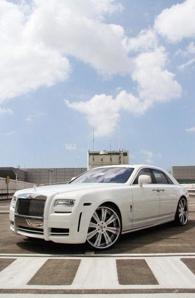 ROLLS ROYCE WHITE CLOUDS ROLLS ROYCE WHITE CLOUDS
