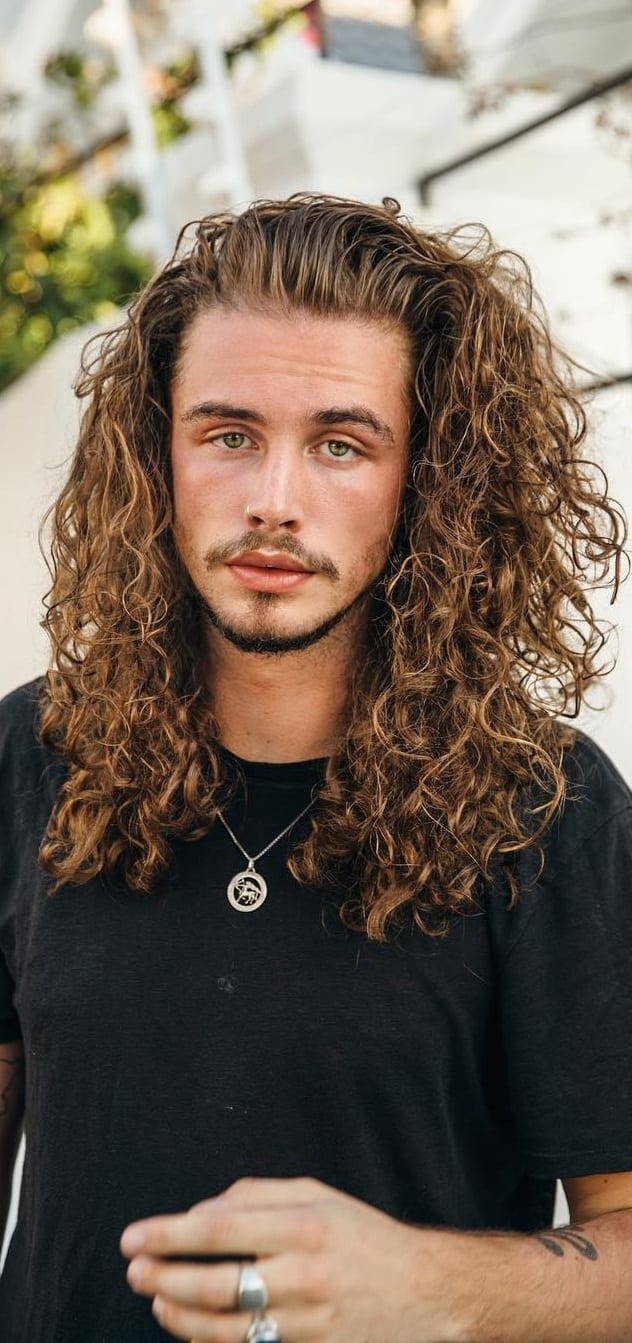 Curly Hair Long Hairstyle for Men Curly Hair Long Hairstyle for Men