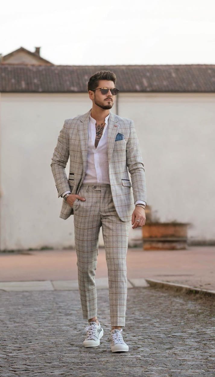 Sneakers- 10 Things to avoid wearing to an interview Sneakers- 10 Things to avoid wearing to an interview