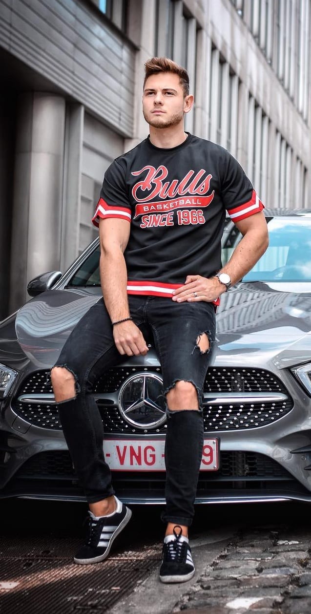 Cool Graphic Tees You Must Have In Your Wardrobe Cool Graphic Tees You Must Have In Your Wardrobe
