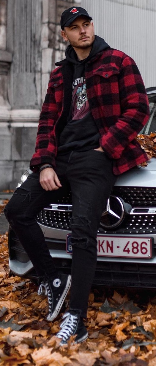10 Hoodie Outfit Ideas That Are Worth Trying