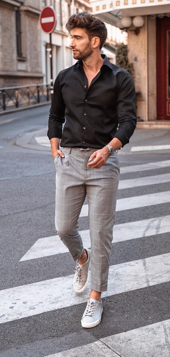 Checkered Trousers Styled With Black Shirt and Sneakers Checkered Trousers Styled With Black Shirt and Sneakers