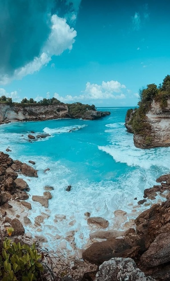 Blue Lagoon - instgrammable location from Bali Blue Lagoon - instgrammable location from Bali