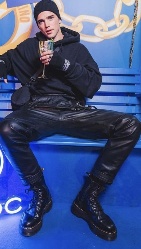 Leather Pants - Club night outfit ideas Leather Pants - Club night outfit ideas