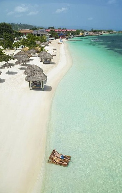 Montego Bay, Jamaica - Beach wedding destination ideas Montego Bay, Jamaica - Beach wedding destination ideas