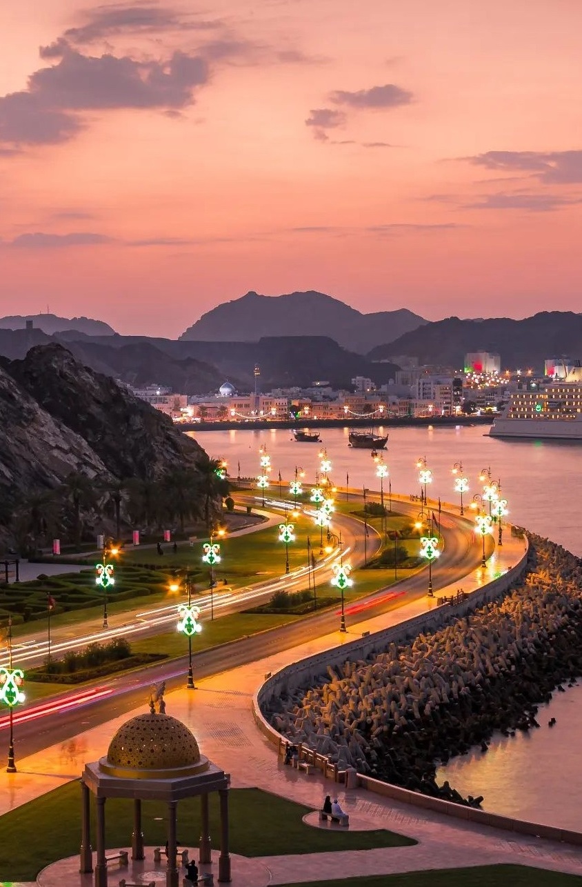 Oman - Roamtic paradise for Couples. Oman - Roamtic paradise for Couples.