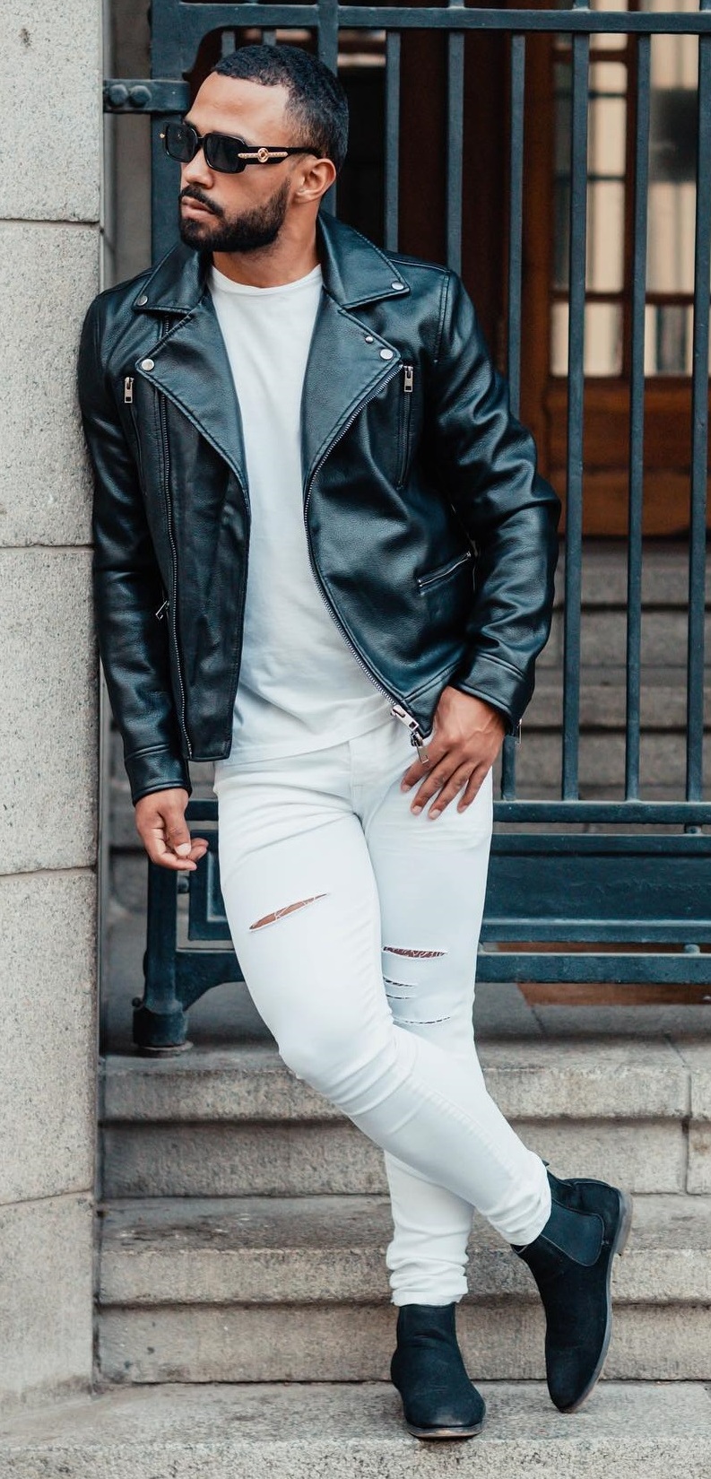 Carrying yourself with confidence is one of those styling tips that men should never forget. Carrying yourself with confidence is one of those styling tips that men should never forget.