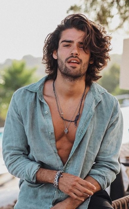 Side Parted long Hair Side Parted long Hair