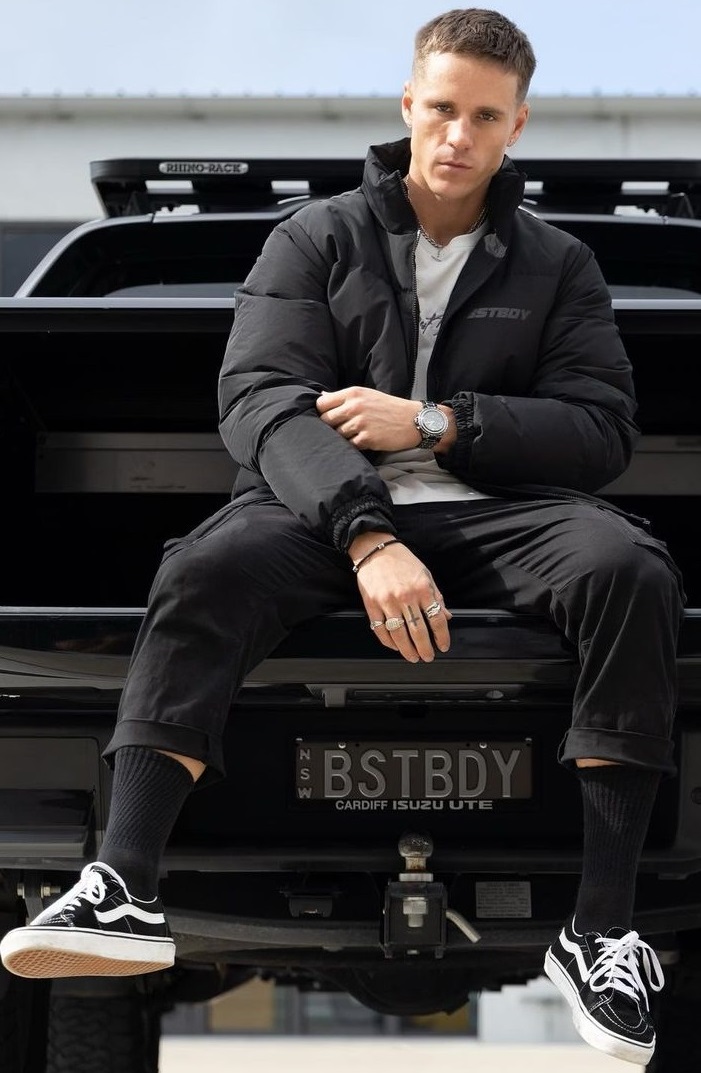 Urban Puffer Jacket in black color Urban Puffer Jacket in black color
