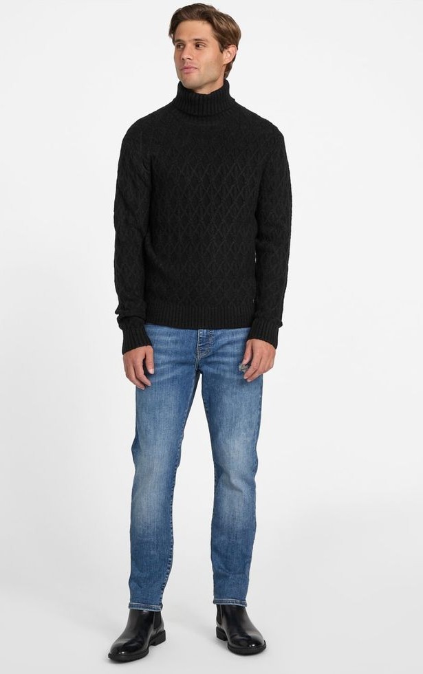 Black Chelsea Boots with Jeans and Turtleneck Black Chelsea Boots with Jeans and Turtleneck